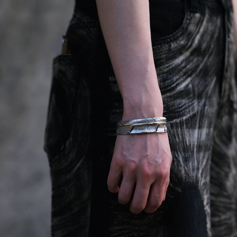 FEATHER SILVER GOLD BANGLE L